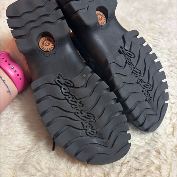 Earth Shoes Vintage Blue Sandals with Chunky Platform and Durable Design - Picture 7 of 8